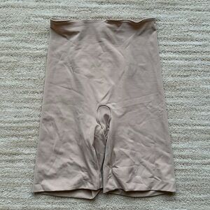 Donna Karan Signature Highwaist Toner Nude | Beige Size Small